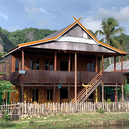 Nasrul House Homestay For Backpackers Maros المظهر الخارجي الصورة