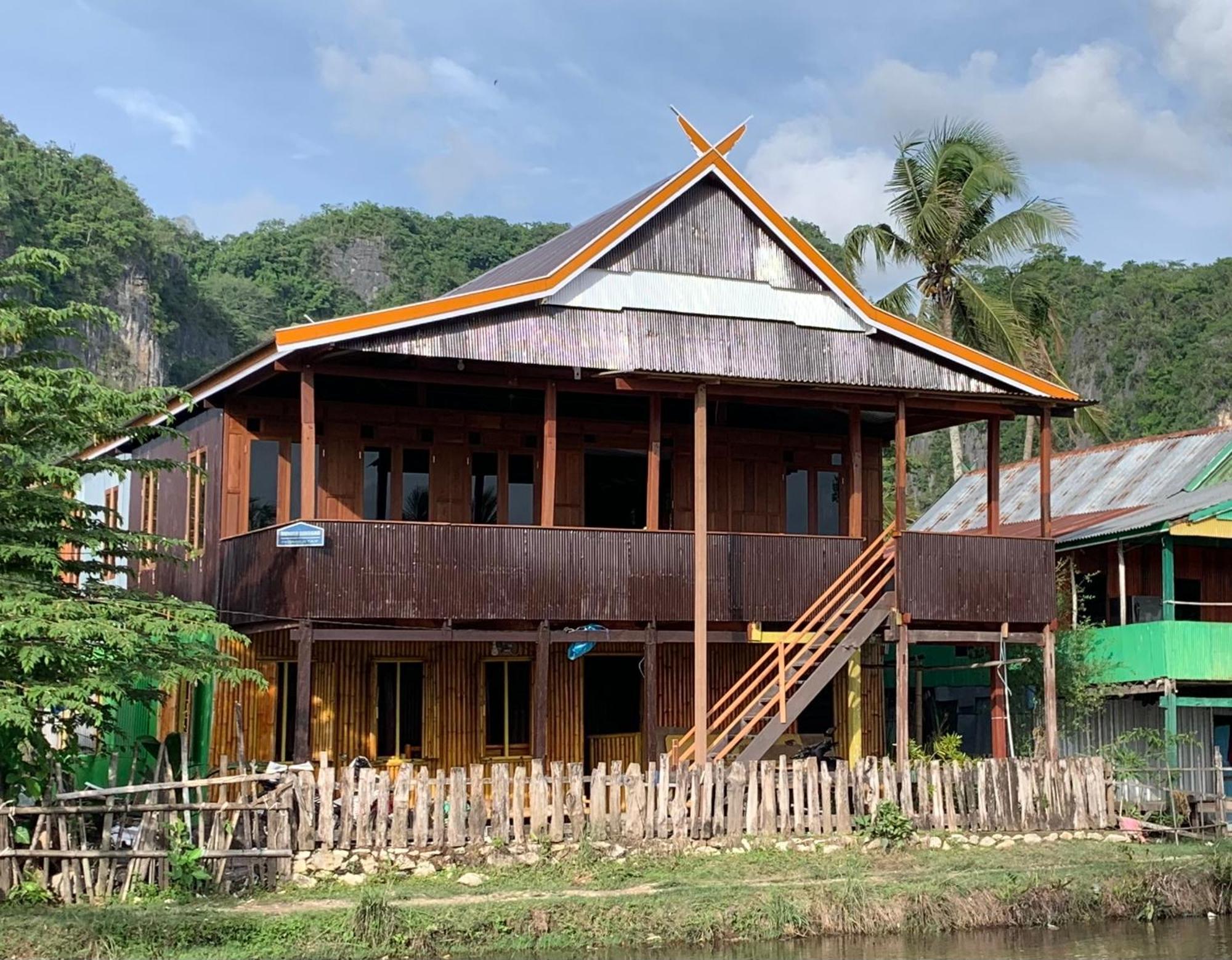 Nasrul House Homestay For Backpackers Maros المظهر الخارجي الصورة