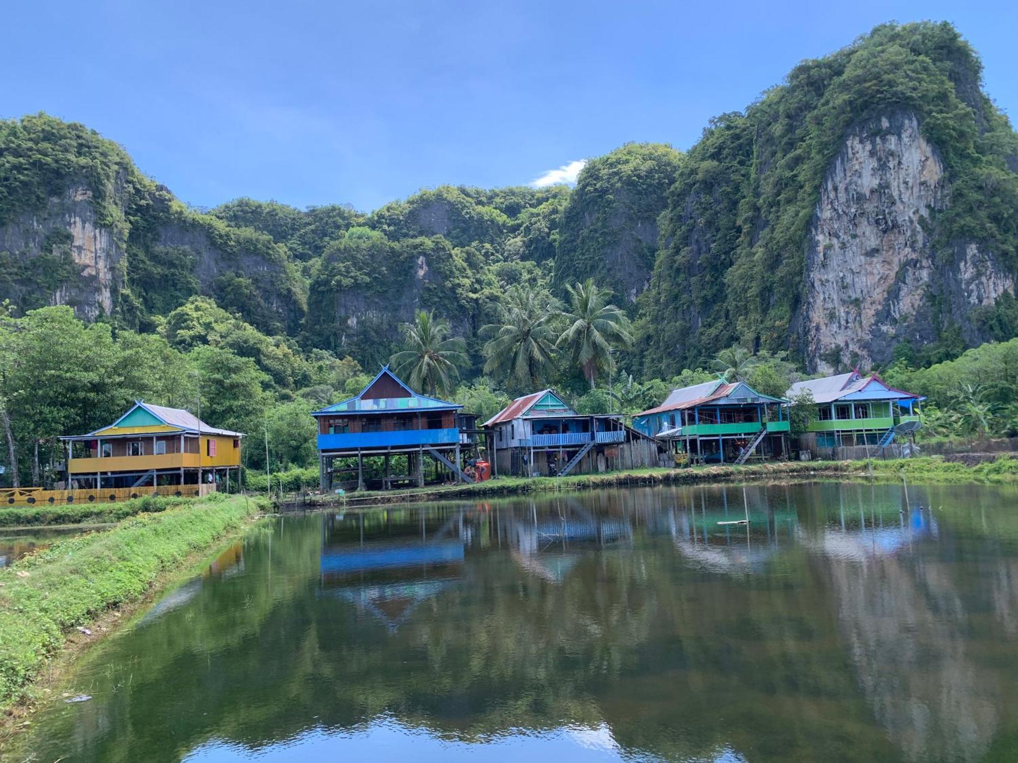 Nasrul House Homestay For Backpackers Maros المظهر الخارجي الصورة