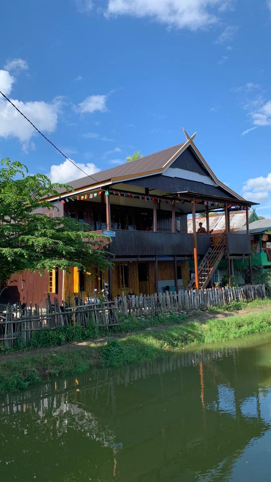 Nasrul House Homestay For Backpackers Maros المظهر الخارجي الصورة